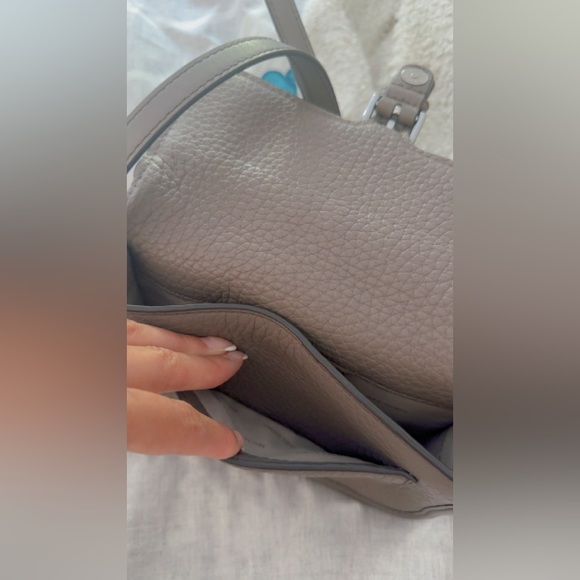 I’m selling a grey leather Michael kors cross body purse - Picture 6 of 7